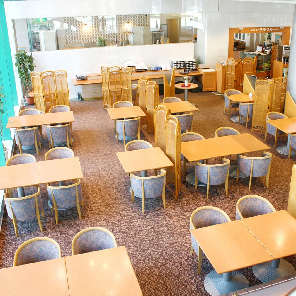 Restaurant Sarafull — Venue dining room or table setting