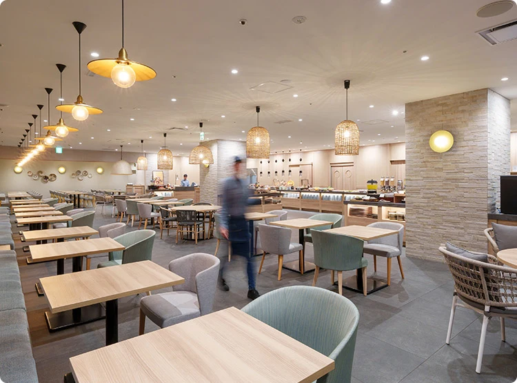 Restaurant LINK SQUARE — Oriental Hotel Fukuoka Hakata Station — Exact LINK SQUARE dining room, operator photograph.