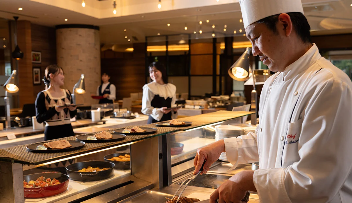 Garden Court — Grand Court Nagoya — Official Garden Court live-kitchen view