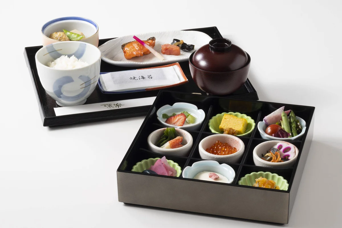 Garden Dining Waraku — Operator food or drink presentation; dish identity and current menu applicability are not inferred
